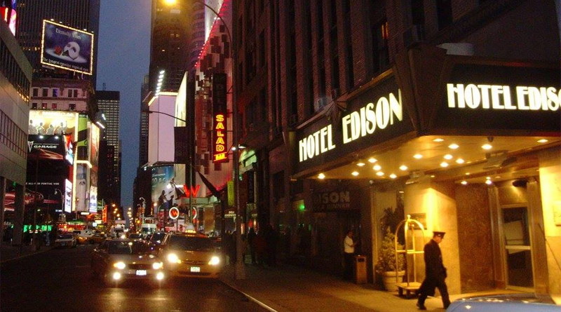 New York City Hotels near the Macy's Thanksgiving Day Parade Route